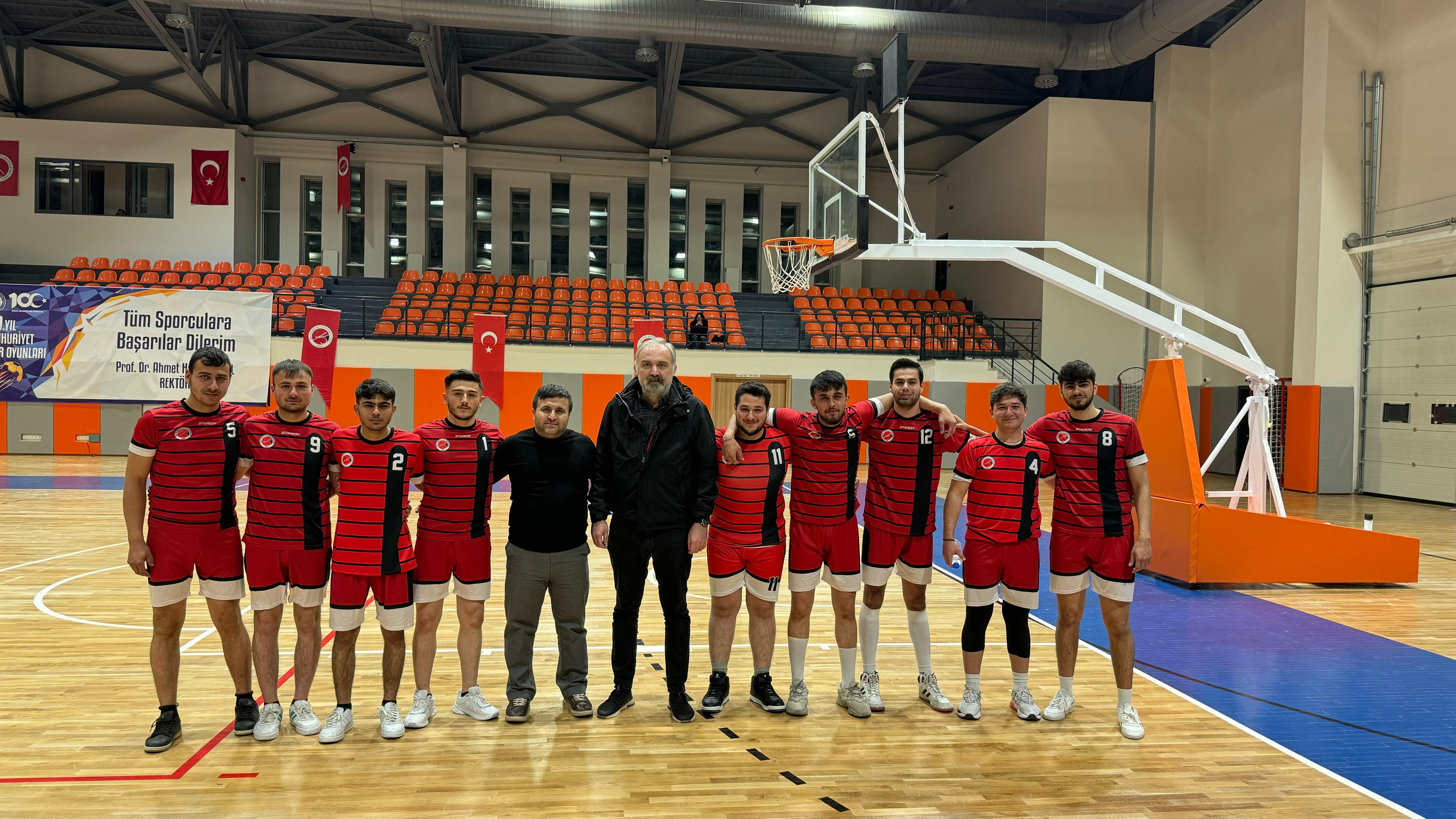 Voleybol Takımız Tur Atladı
